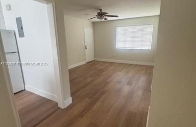 618 Santander Ave photos photos