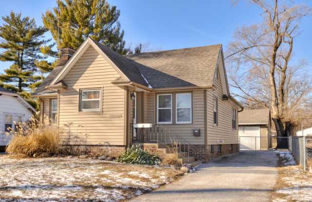 HIGHLAND PARK GEM!! 2 Bedroom, 1 Bathroom Home in Des Moines! photos photos
