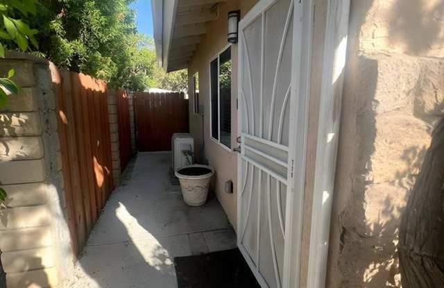 Charming, 1 Bedroom, 1 Bathroom  (ADU) in Granada Hills! Ready for Move In! Gallery 3