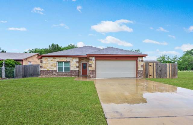 907 Margaret Ann St photos photos