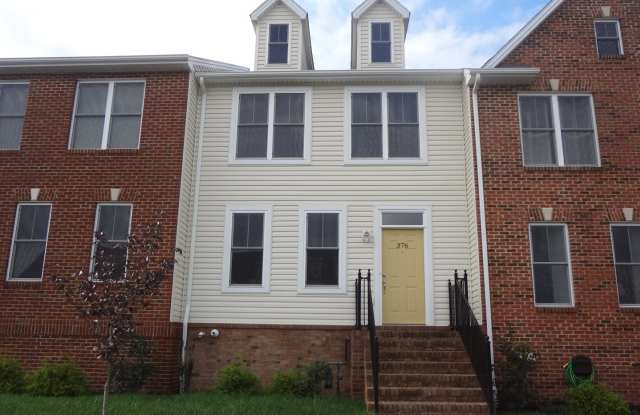 Spacious Luxurious Townhome! Outstanding Location! - 376 Blue Stone Hills Drive, Harrisonburg, VA 22801