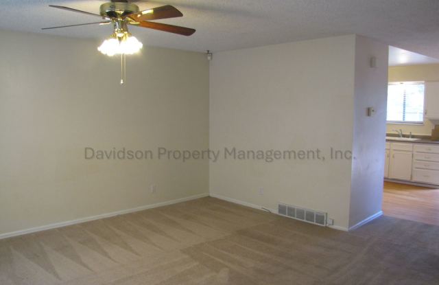 Great 4 Bedroom House in North Colorado Springs Gallery 3