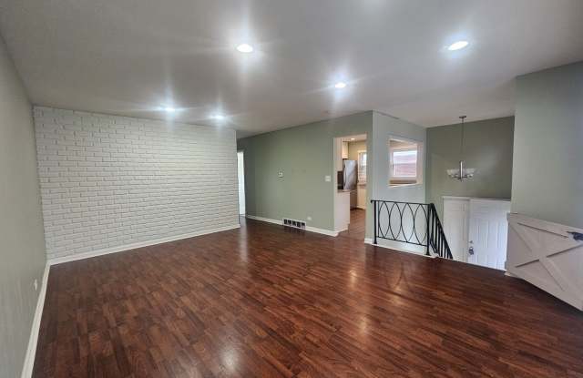 6730 Valley View Road Gallery 4