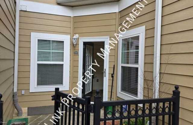 Beautiful One-Level Downstairs Condo in Prime Hamilton Place Location photos photos