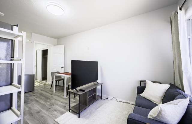 343 Tungsten St # B Gallery 3
