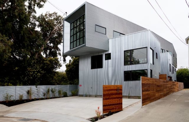 626 51st St - 626 51st Street, Oakland, CA 94609