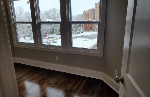 3847 Wyandotte Street - 6 - 3847 Wyandotte Street, Kansas City, MO 64111