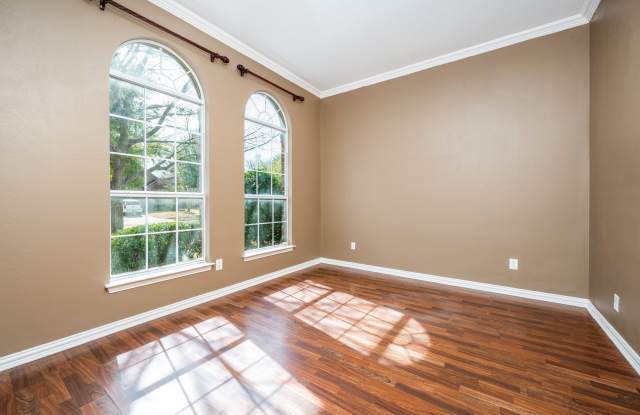 1281 Golf Club Drive Gallery 2