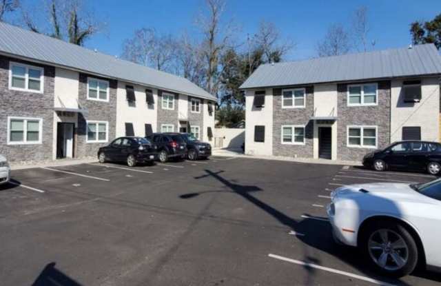 2 Bed, 1 Bath Renovated Apartments Near Tanger Outlet! photos photos 2 Bed, 1 Bath Renovated Apartments Near Tanger Outlet! photos photos