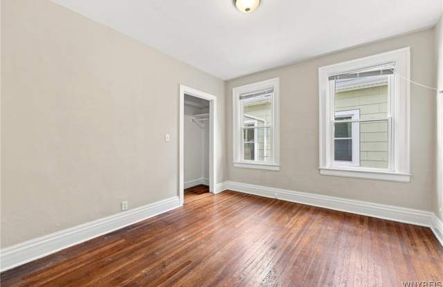 193 Woodward Gallery 3