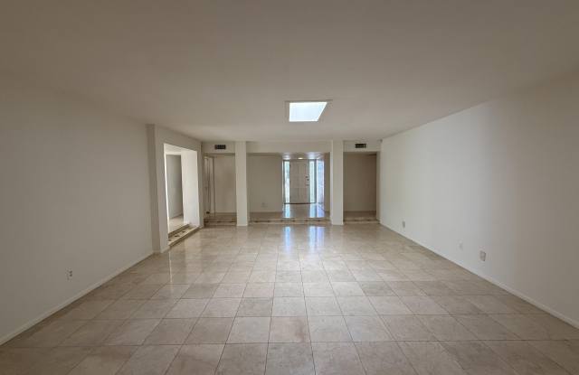 621 E CALAVAR Road Gallery 3