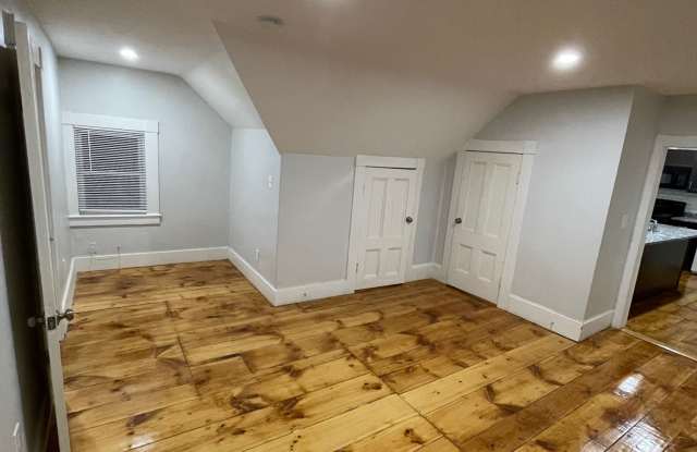 403 Beacon Street Gallery 4