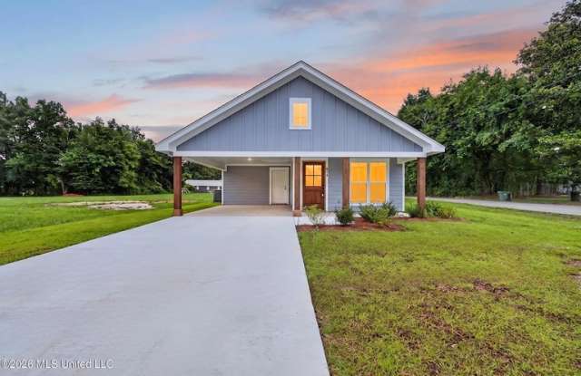814 E 7th St - 814 East 7th Street, Hattiesburg, MS 39401