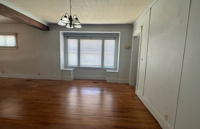 607 E. Kansas Gallery 4