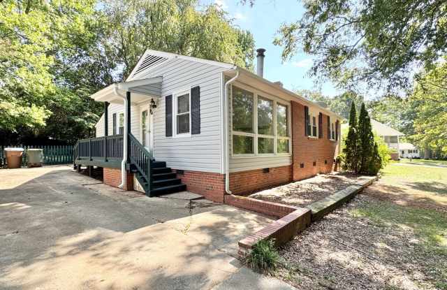 Beautiful 3 Bedroom in Garden Homes convenient to Battleground, Holden, and Bryan Blvd Gallery 3