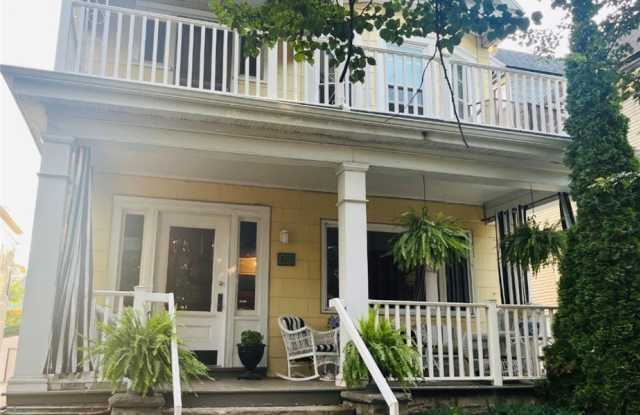 107 Claremont Avenue Gallery 1