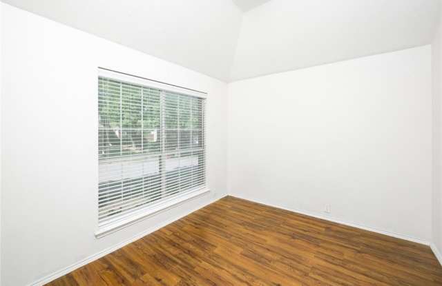 8300 Rayburn Lane Gallery 4