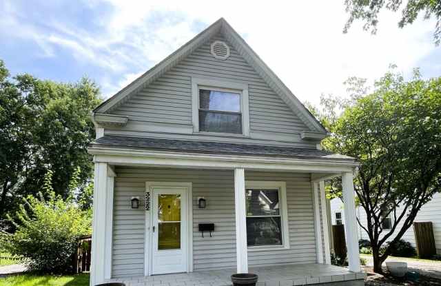 $1975 FOR RENT - SINGLE UPDATED FAMILY HOUSE IN MAPLEWOOD - 3222 Walter Avenue, Maplewood, MO 63143