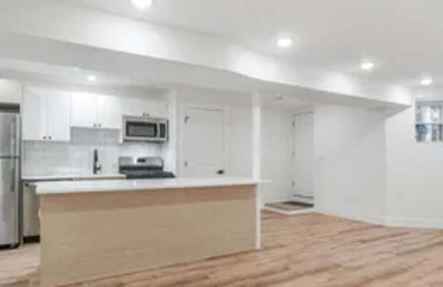 5430 South University Avenue photos photos