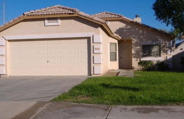 Beautifully Upgraded 3 Bedroom, 2 Bath Home in Gilbert – Available Now! photos photos