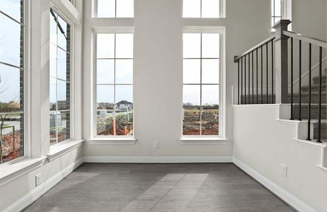 4933 Shore Crest Drive Gallery 3