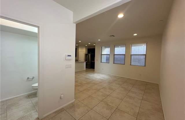 7563 Whitman Colonial Street Gallery 3