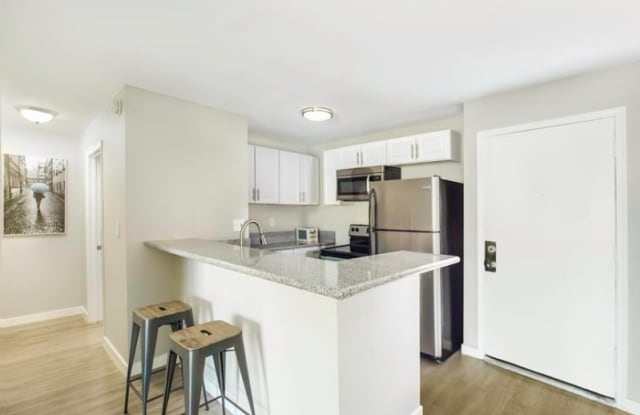 11 9034 Orion  Ave - 9034 N Orion Ave, Los Angeles, CA 91343