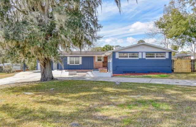 1828 SE LAKE WEIR AVENUE photos photos