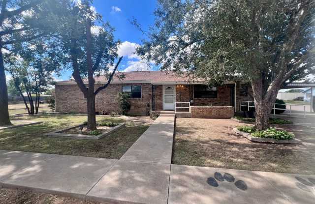 Large 3 Bedroom in Slaton Gallery 1
