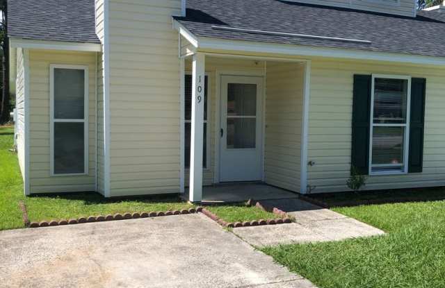 109 Twin Wood Dr photos photos