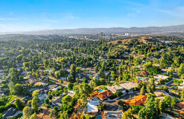 4732 Del Moreno Drive Gallery 4