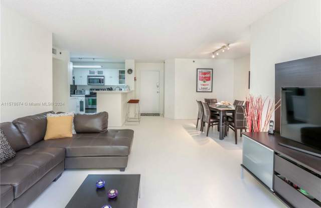 19555 East Country Club Drive Gallery 2