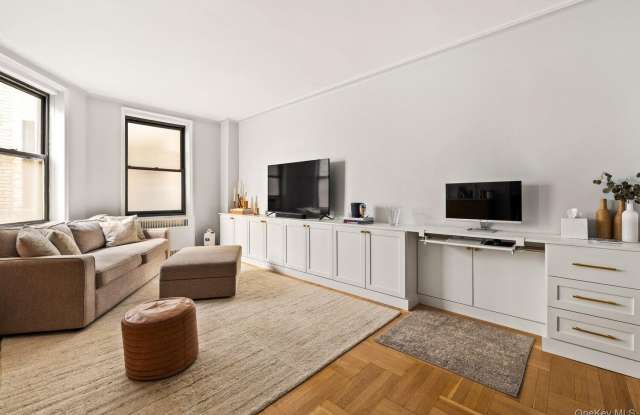 225 W 25TH Street Gallery 3