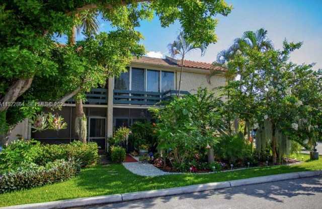 5234 Northeast 6th Avenue photos photos