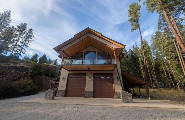 Luxury Pend Oreille River Waterfront Rental Gallery 1
