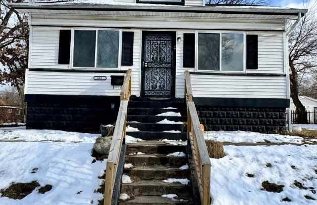 605 Mount Street - 605 Mount Street, Gary, IN 46406