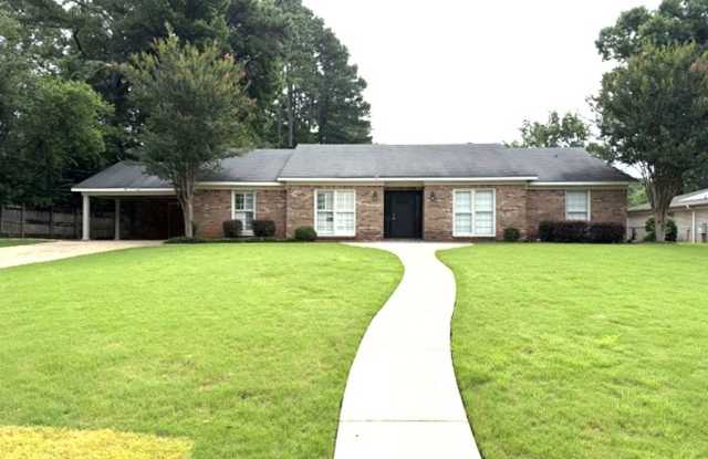 4 bedroom 2 bath house in Woodridge available August 1st! photos photos