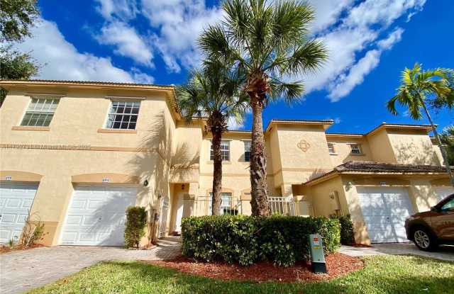 895 NW 170th Ter photos photos