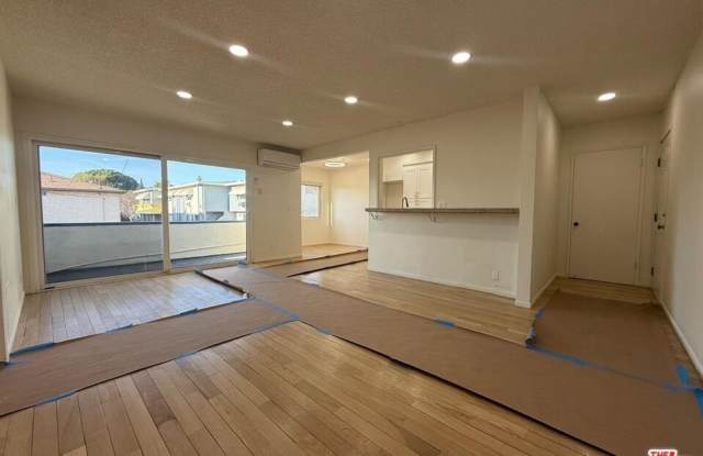 317 Delaware Rd unit: D - 317 Delaware Road, Burbank, CA 91504