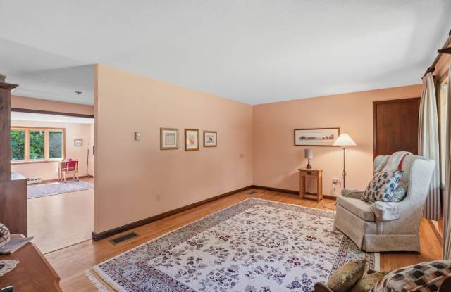 Spacious 3-Bedrooms Single Family House for Rent in Ludlow! Gallery 4