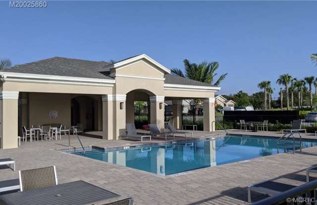3014 NE SKYVIEW Lane Gallery 3