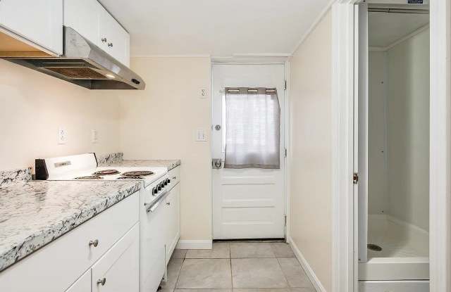 8 Woodridge Road - 8 Woodridge Road, Strafford County, NH 03824