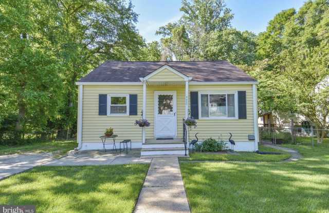 Quaint 2 Bedroom 2 Bath Cottage Style Home Near Rock Creek in Bethesda photos photos