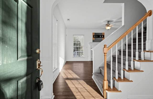 Charming 3BR House in Raleigh Gallery 3