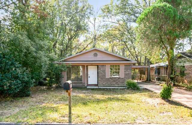Charming Brick Home Close to Downtown Mobile and Quick Access to I-10! - 1517 Colgin Street, Mobile, AL 36605