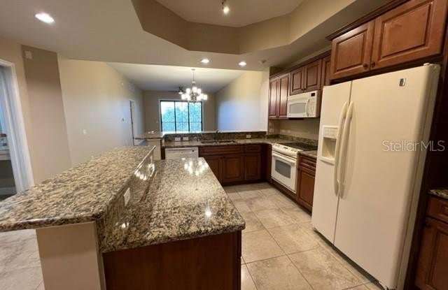 7710 LAKE VISTA Court Gallery 3