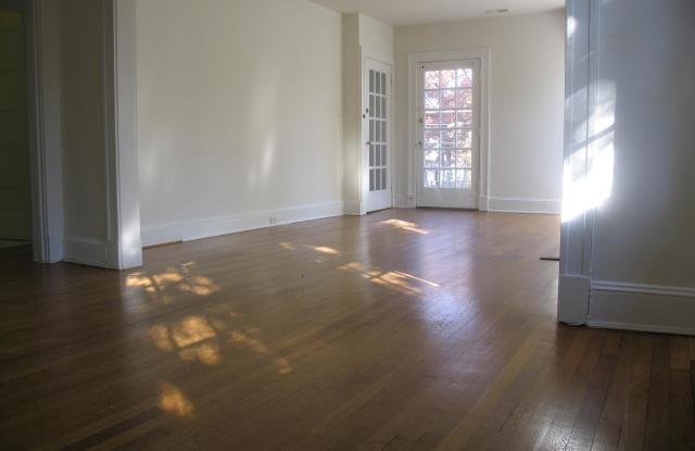 411 E LAKE AVENUE Gallery 4