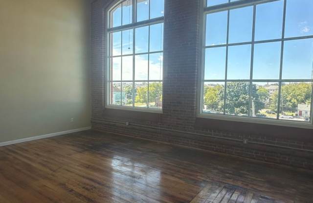 Riverbank Lofts Gallery 1