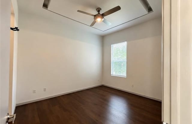 504 Hackberry Avenue Gallery 4