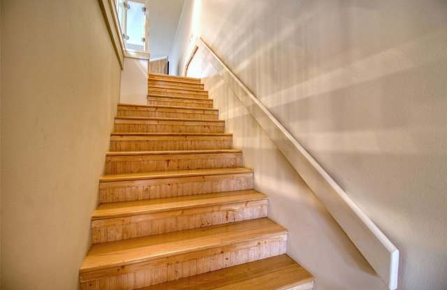 132 1 STREET E Gallery 3